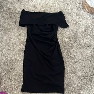 Vince Camuto Elegant Off-Shoulder dress